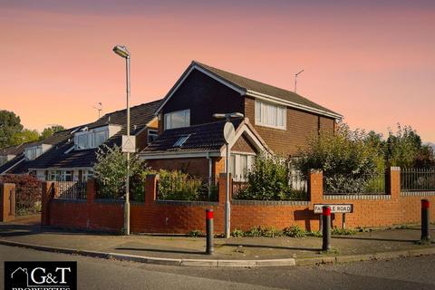 4 bedroom detached house for sale, Fairmile Road, Halesowen