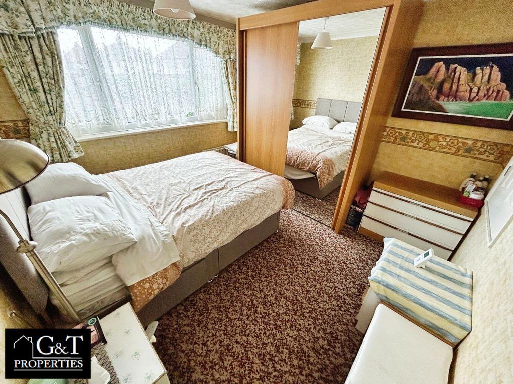 2nd Bedroom