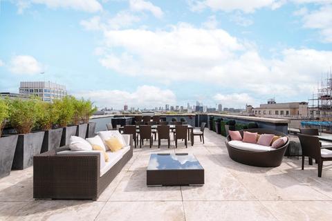 3 bedroom penthouse to rent, Arlington Street, London, SW1A