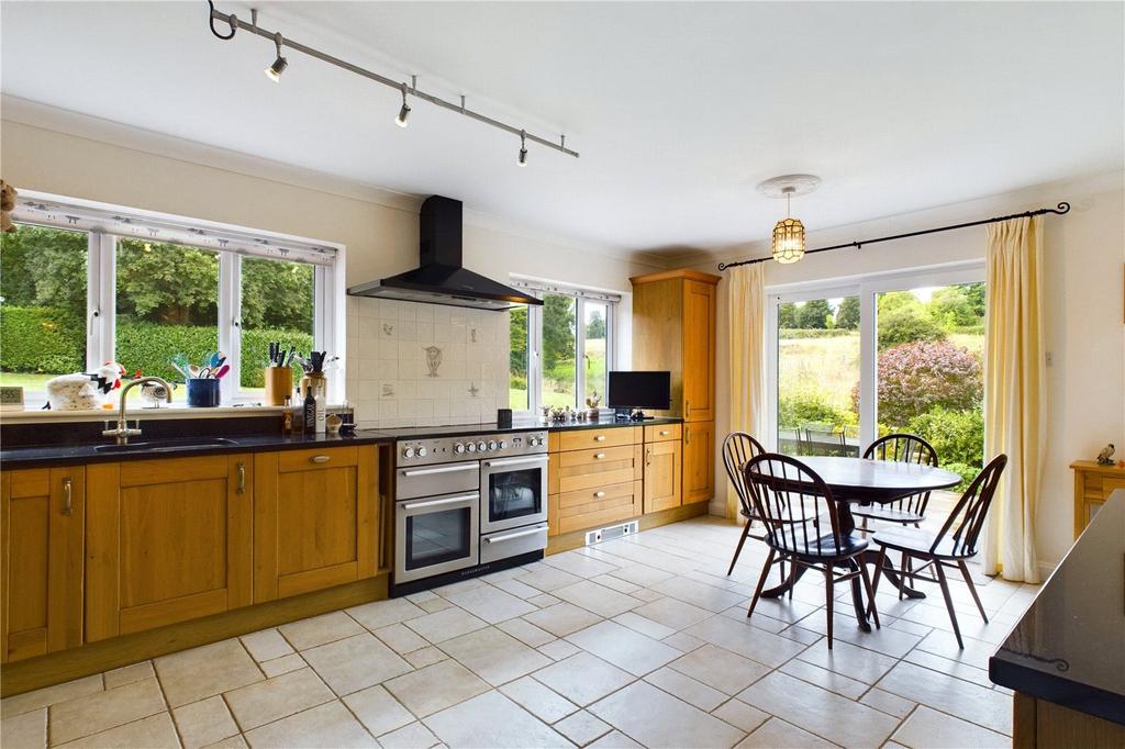 Kitchen B'fast Room