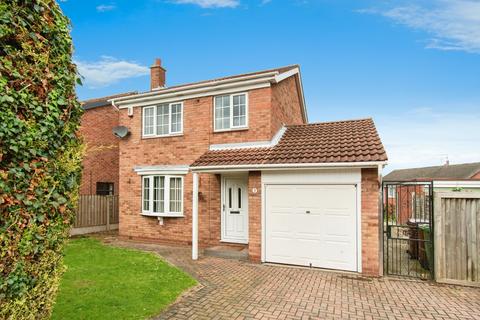 3 bedroom detached house for sale, Kendal Gardens, West Yorkshire WF10