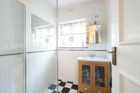 115 Grand Drive, Raynes Park, London, SW20 9EB
