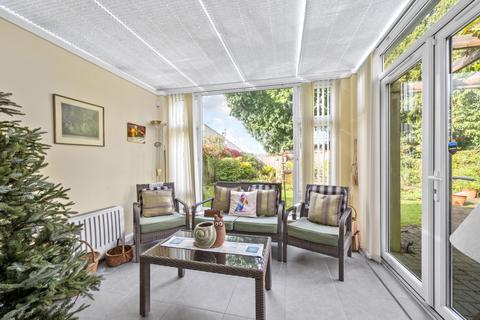 115 Grand Drive, Raynes Park, London, SW20 9EB