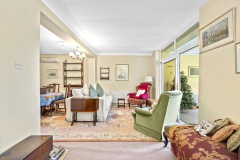 115 Grand Drive, Raynes Park, London, SW20 9EB