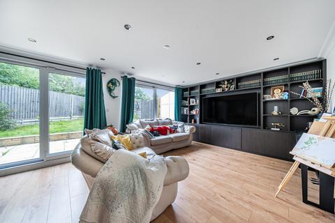 60 Lower Meadow, Harlow, CM18 7RE