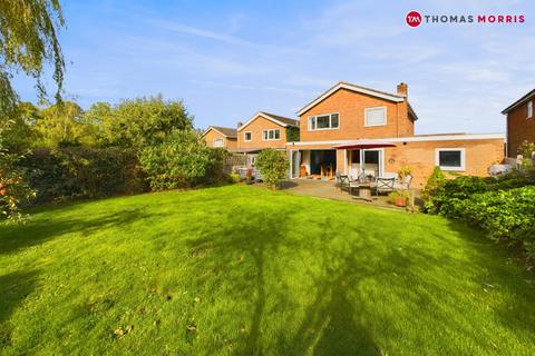 4 bedroom detached house for sale, Armstrong Close, Huntingdon PE28