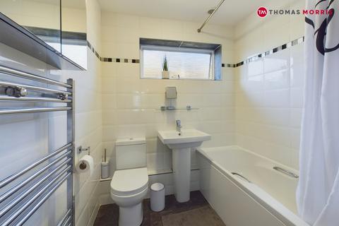 8 Armstrong Close, Perry, Huntingdon, PE28 0DF