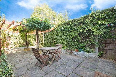 4 bedroom terraced house for sale, Holywell Close, London SE3