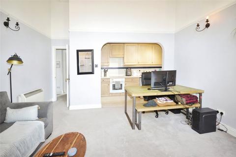 2 bedroom flat for sale, Aston Close, Hertfordshire WD24