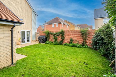 50 Athelstan Crescent, Rochford, SS4 1GY
