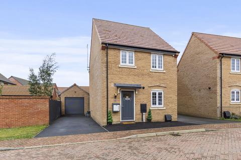 3 bedroom detached house for sale, Spriggs Close, Burton Latimer, NN15