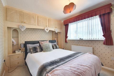 17 Broadhurst Drive, Kennington, Ashford, TN24 9RQ