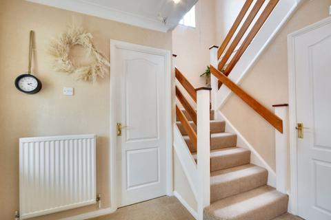 17 Broadhurst Drive, Kennington, Ashford, TN24 9RQ