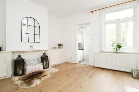 2 bedroom terraced house to rent, Keens Road, Croydon, CR0