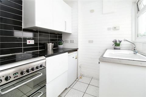 2 bedroom terraced house to rent, Keens Road, Croydon, CR0