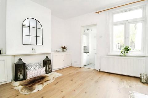 2 bedroom terraced house to rent, Keens Road, Croydon, CR0
