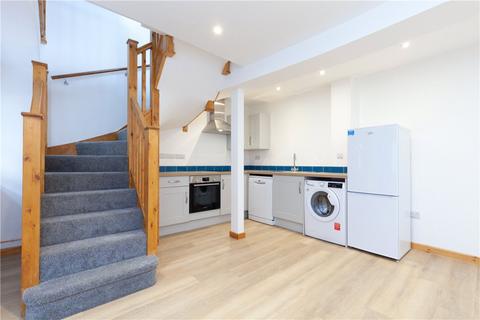 1 bedroom maisonette to rent, High Street, Witney, Oxfordshire, OX28