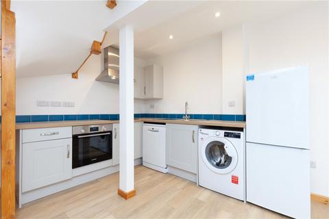 1 bedroom maisonette to rent, High Street, Witney, Oxfordshire, OX28