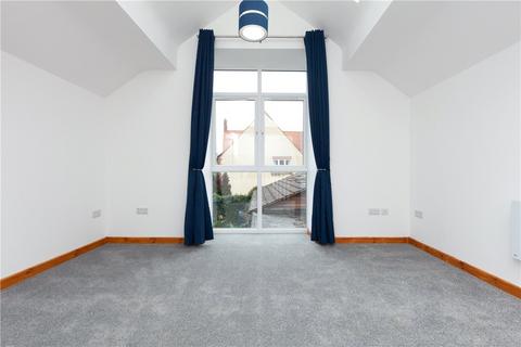 1 bedroom maisonette to rent, High Street, Witney, Oxfordshire, OX28