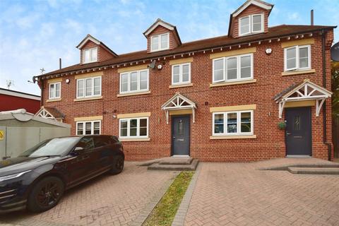 3 bedroom house for sale, Hester Mews, Romford RM5