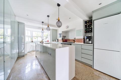 72 Hare Lane, Godalming, GU7 3EF