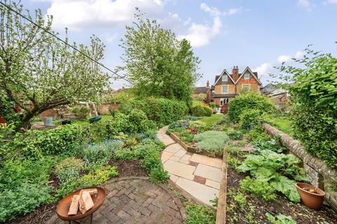 72 Hare Lane, Godalming, GU7 3EF