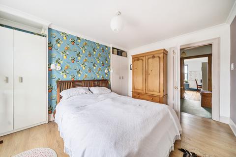 72 Hare Lane, Godalming, GU7 3EF