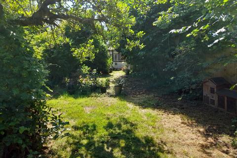 51 Birch Road, Godalming, GU7 3NU