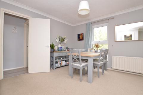 4 Chapel Fields, Godalming, GU7 2BS