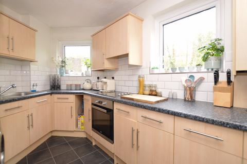 4 Chapel Fields, Godalming, GU7 2BS