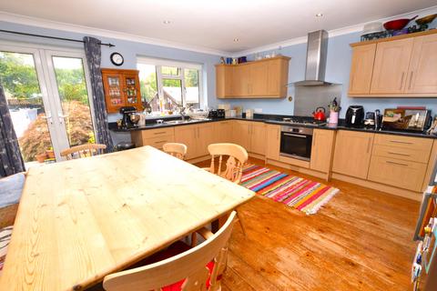 31 Birch Road, Godalming, GU7 3NT
