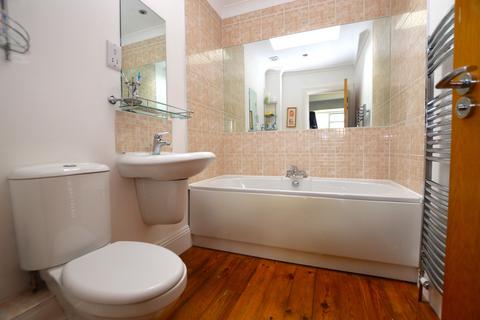 31 Birch Road, Godalming, GU7 3NT