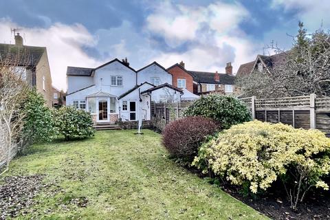 66 Hare Lane, Godalming, GU7 3EF
