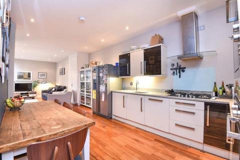 2 bedroom apartment for sale, Roehampton Lane, London SW15