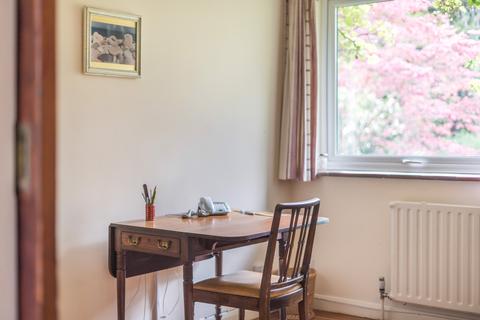 24 Pine Bank, Hindhead, GU26 6SS