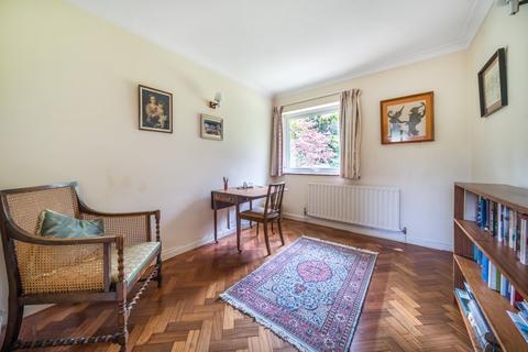 24 Pine Bank, Hindhead, GU26 6SS