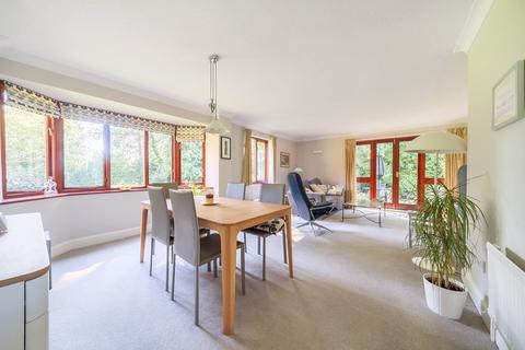 Flat 2, Kingswood Crossways Road, Hindhead, GU26 6EL