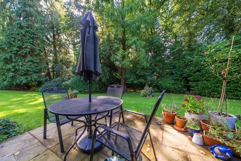 Flat 2, Kingswood Crossways Road, Hindhead, GU26 6EL