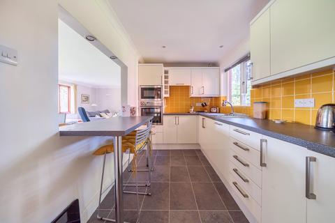 Flat 2, Kingswood Crossways Road, Hindhead, GU26 6EL