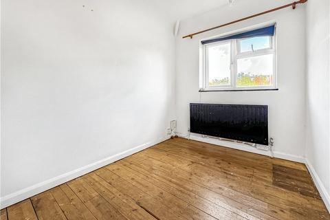 40 Powder Mill Lane, Twickenham, TW2 6ED