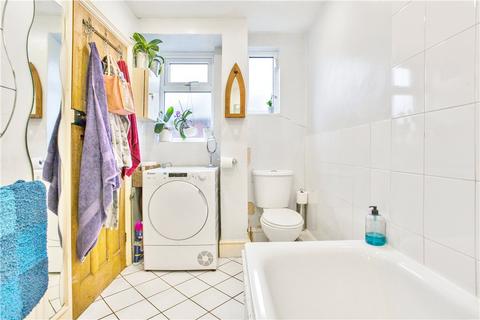 40 Powder Mill Lane, Twickenham, TW2 6ED
