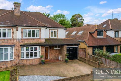 4 bedroom semi-detached house for sale, Avondale Avenue, Worcester Park