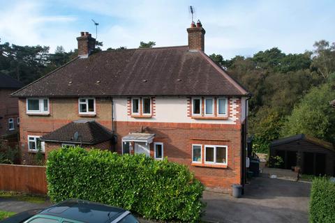 7 Eight Acres, Hindhead, GU26 6RY