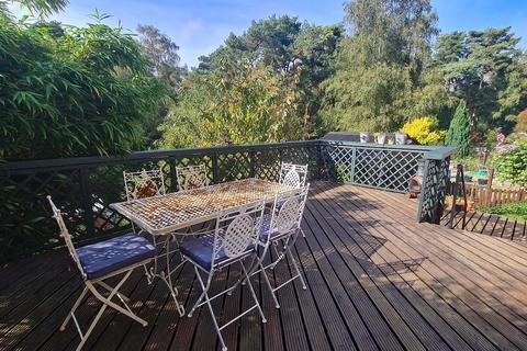 7 Eight Acres, Hindhead, GU26 6RY
