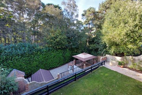 7 Eight Acres, Hindhead, GU26 6RY