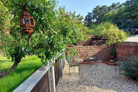 7 Eight Acres, Hindhead, GU26 6RY