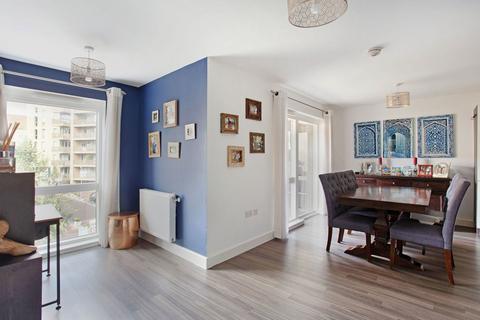 8, Westmead Court Adenmore Road, London, SE6 4EB
