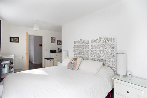 8, Westmead Court Adenmore Road, London, SE6 4EB