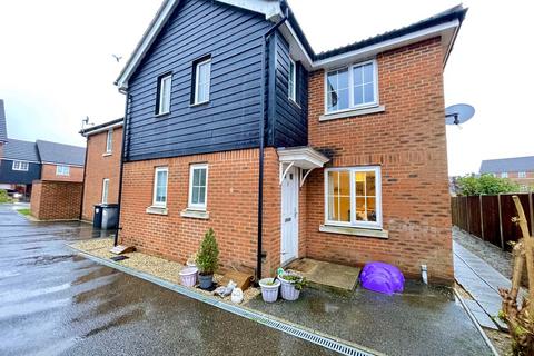 2 bedroom cluster house for sale, Guillemot Close, Stowmarket, IP14