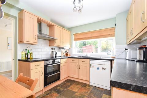 4 bedroom detached house for sale, Newlands Close, Hampshire GU46